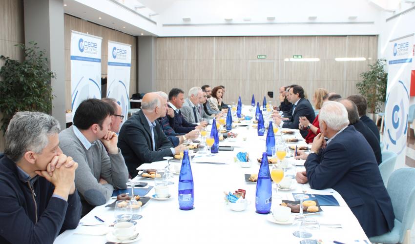 La Junta Directiva de CEOE-CEPYME Guadalajara se re�ne con Francisco Nu�ez, presidente del PP de CLM para trasladarle las demandas empresariales de la provincia de Guadalajara