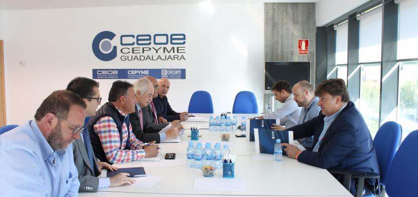 CEOE-CEPYME Guadalajara mantiene una reuni�n con el candidato de Cs a las cortes regionales por Guadalajara, Alejandro Ruiz junto con Rafael P�rez borda, cabeza de lista a la alcald�a de la capital alcarre�a y Fernando Parlorio, n�3 