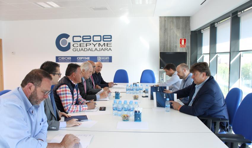 CEOE-CEPYME Guadalajara mantiene una reuni�n con el candidato de Cs a las cortes regionales por Guadalajara, Alejandro Ruiz junto con Rafael P�rez borda, cabeza de lista a la alcald�a de la capital alcarre�a y Fernando Parlorio, n�3 