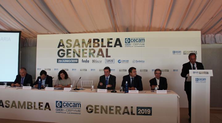 Los empresarios de CLM arropan a CECAM en su asamblea general y analizan las medidas que necesita nuestra econom�a